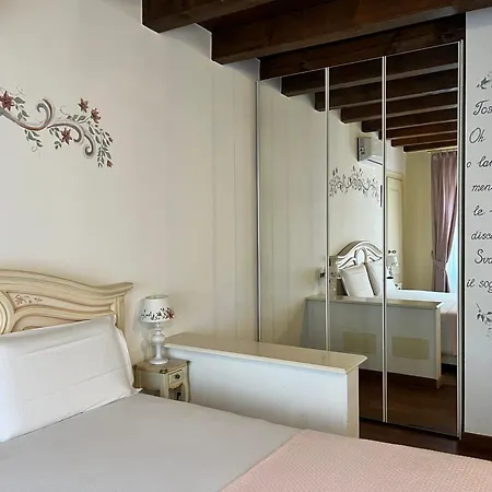 Oda ve Kahvaltı Relais Ponte Pietra Verona