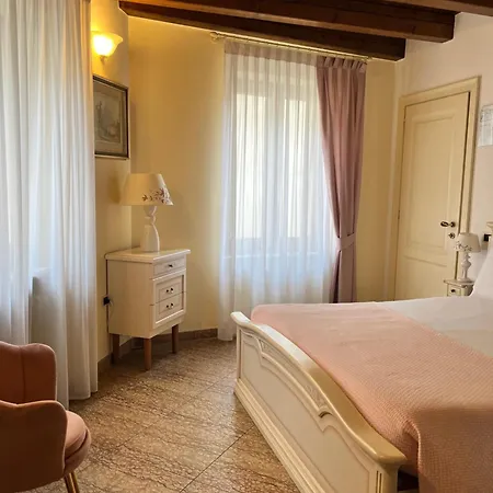Relais Ponte Pietra 2*