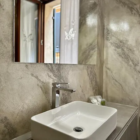 Relais Ponte Pietra 2*